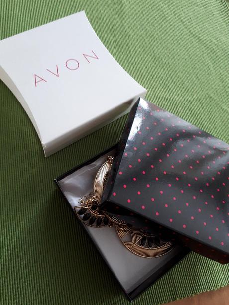 Náhrdelník avon nový v krabičke, avon