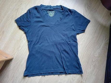 Čierne tričko výstrih do v, cherokee,l