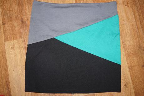 Trojfarebná sukňa, xl