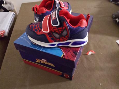 Predám tenisky, marvel,24