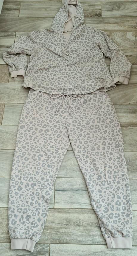 Tepláková súprava, 46