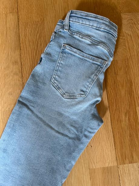 Frajerské rifle, h&m,140