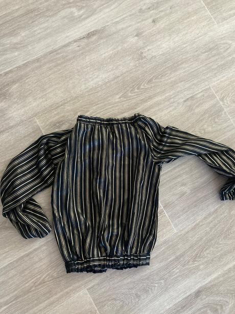 Blúzka čierno- zlata, 134