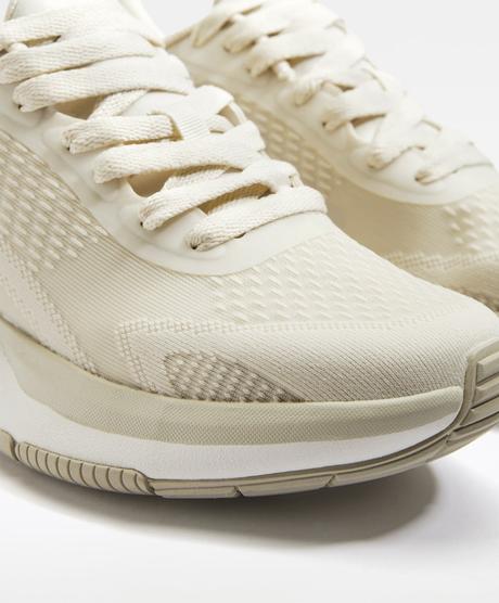 Perfektné tenisky značky oysho, pc 56 eur, 38