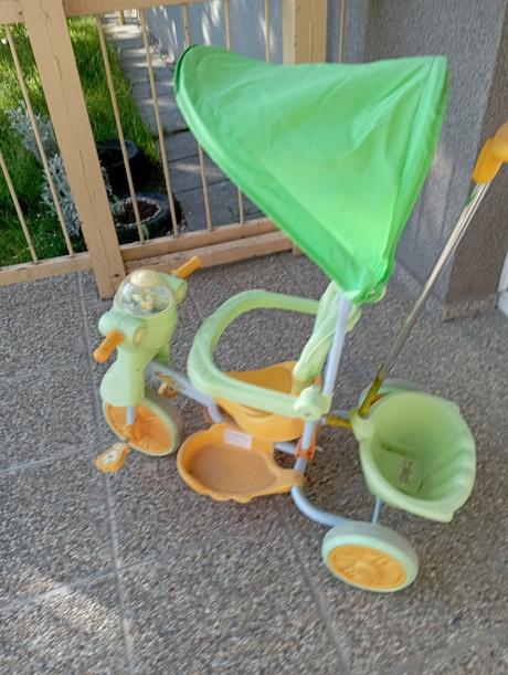 Predám zachovalý vozíček ktorý aj hraje, 