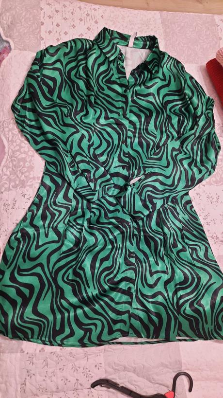 Šaty satén, takko,40