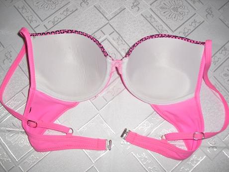 Romanticky bikiny vrsok, 36