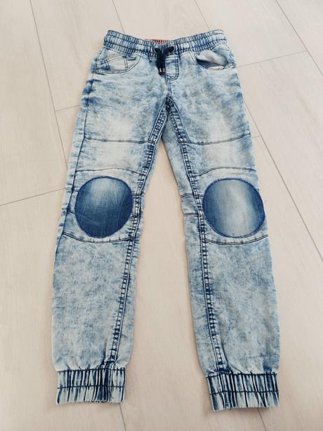 Predám riflové teplaky, chapter young,140