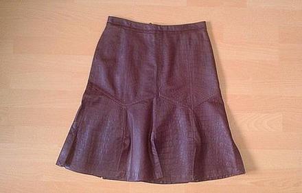 Značková hnedo-medená suknička, m