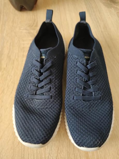 Botasky, skechers,38