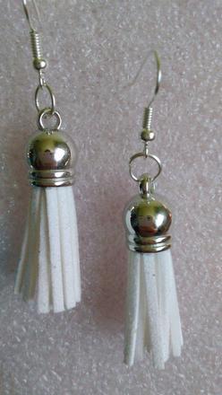 Strapcové náušnice,