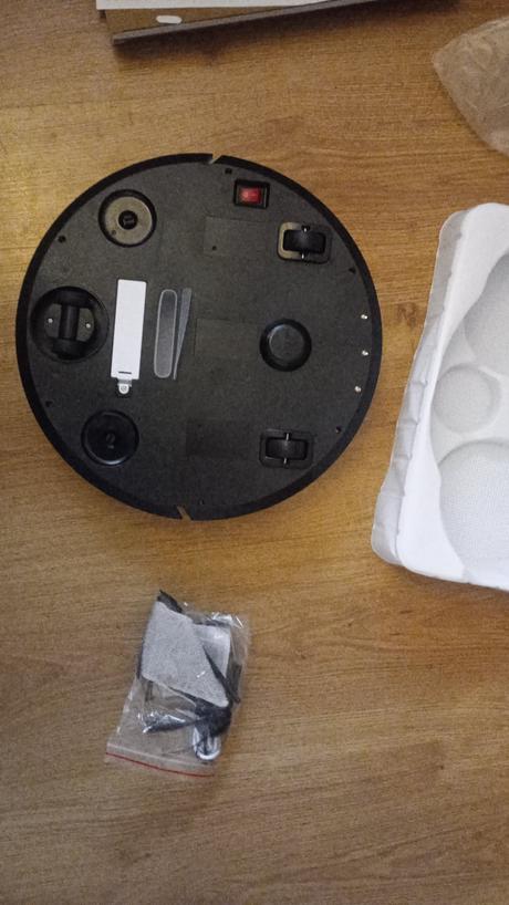 Robotický vysávač,