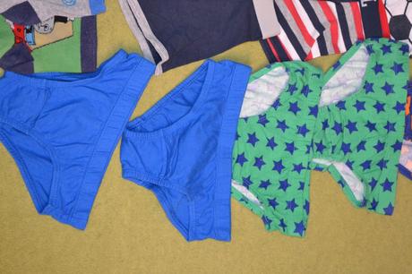 Boxerky+slipy+ponožky vel.4-5 r ,top stav, f&f,110