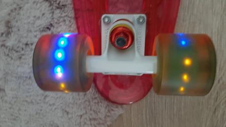 Pennyboard worker, worker