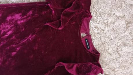 Krásne zamatové šaty s volánikmi, reserved,116