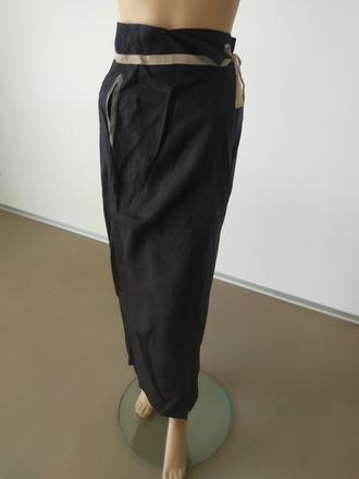 C 266lanova sukna raz oblecena  ma vrecko, 