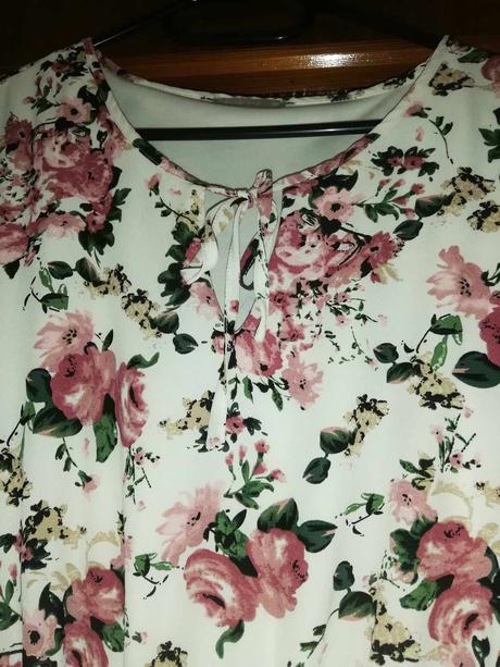 Letné šaty kvetované, 40