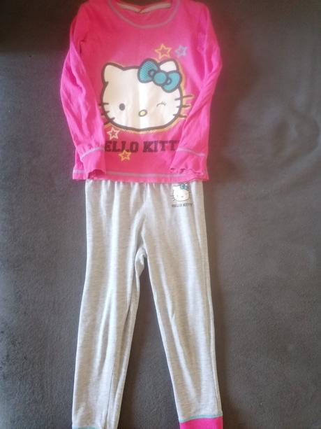 Pyžamá, lupilu,104