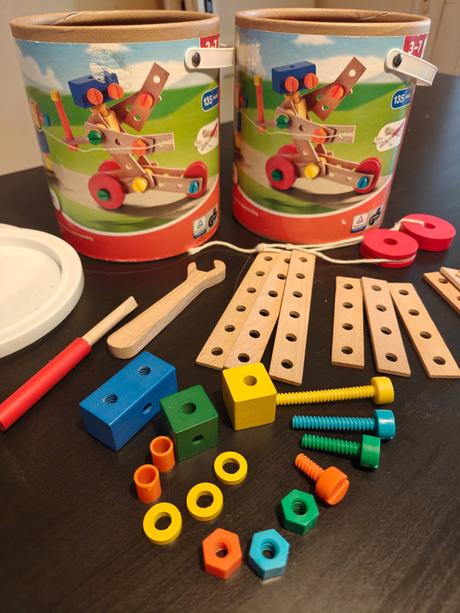 Skrutkovacia stavebnica, 