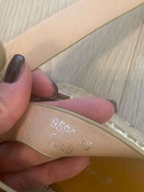 Sandale pošta v cene, 39