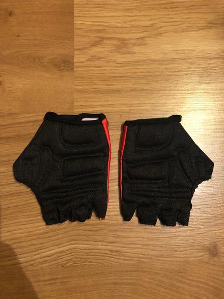 Cyklisticke rukavice,