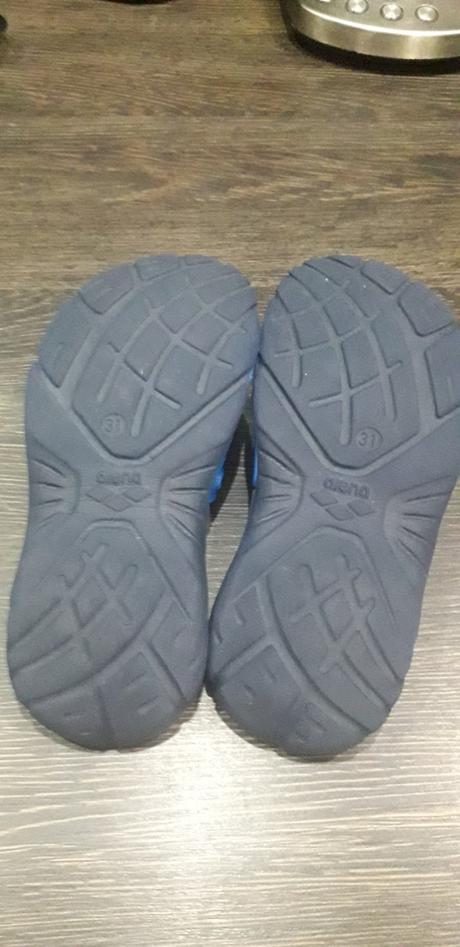 Arena šlapky s poštou., 31