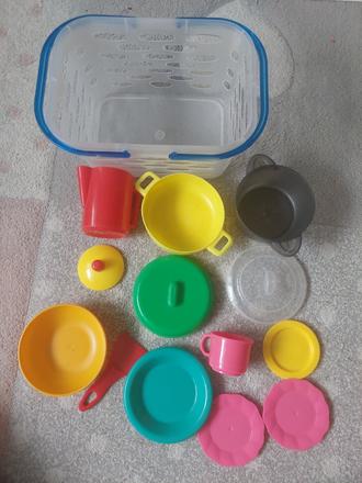 Náradie do kuchynky a nákupný kosik,