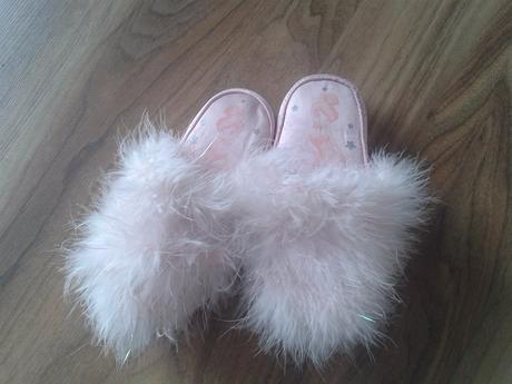 Chlpate papucky, disney,25