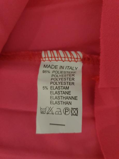 Neónové plisované šaty, s