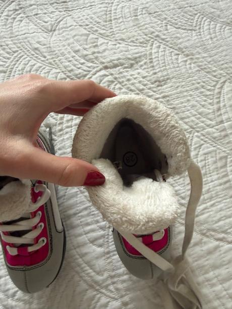 Korčule na ľad, crowned,28