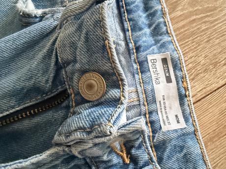 Roztrhané rifle bershka, bershka,152