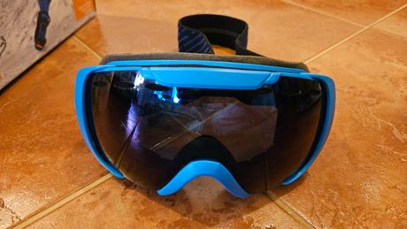 Detská helma na lyžovanie + okuliare, l