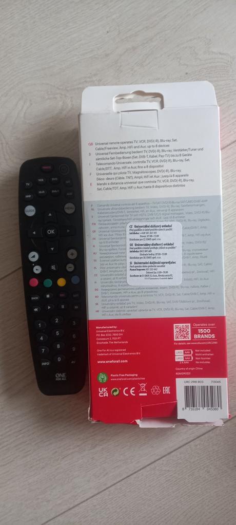 Tv a stojan a uni diaľkový ovládač, 