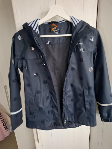 Neremokava vetrovka, 146