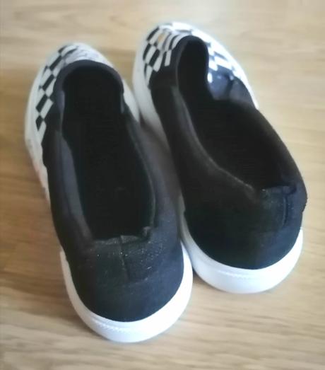 Dámske plátenky, veľ. 37, nové, netflix edition, 37