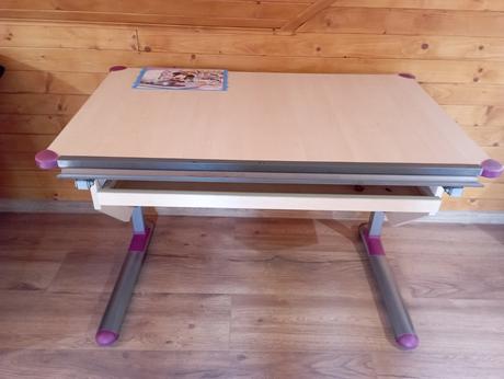 Rastúci písací stôl, 