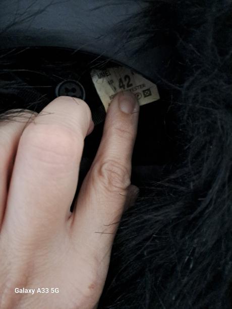 Čierny kabát č.42, 42