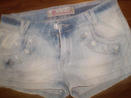 Dámske riflové kraťasy, 28