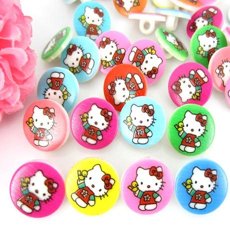 Gombík hello kitty,