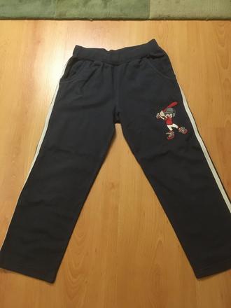 Šedé tepláky, 122