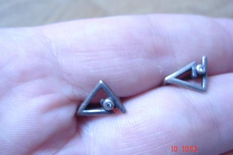 Trojuholnikove nausnicky s kamienkom, 