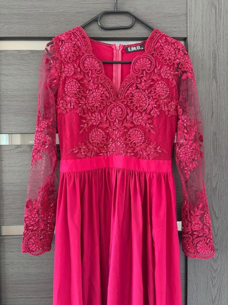 Malinové spoločenské šaty, m