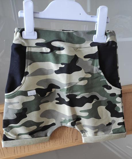 Pudlové kraťasky, 104