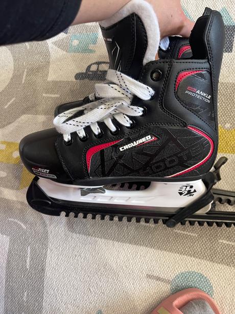 Zimne korcule nastavitelne 35-38, crowned