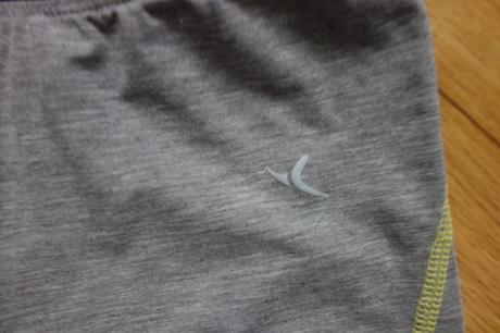 Športové legíny, 98