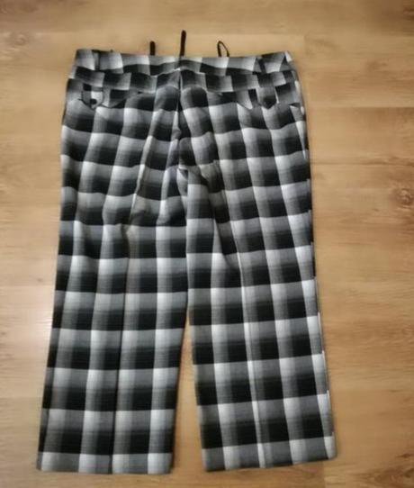 Trištvrťáky kárované, 50