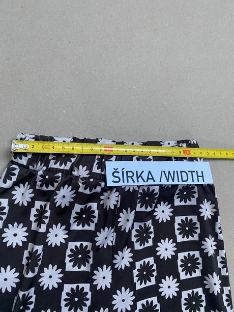 Flare pants s kvetinkami, pull&bear,xs