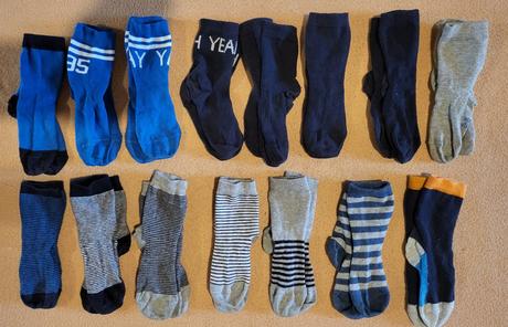 15párov ponožky velk.23-26, 23
