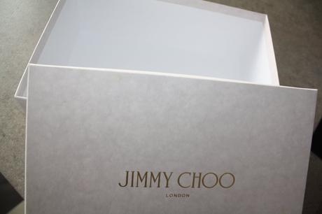 Krabice gucci a jimmy choo,
