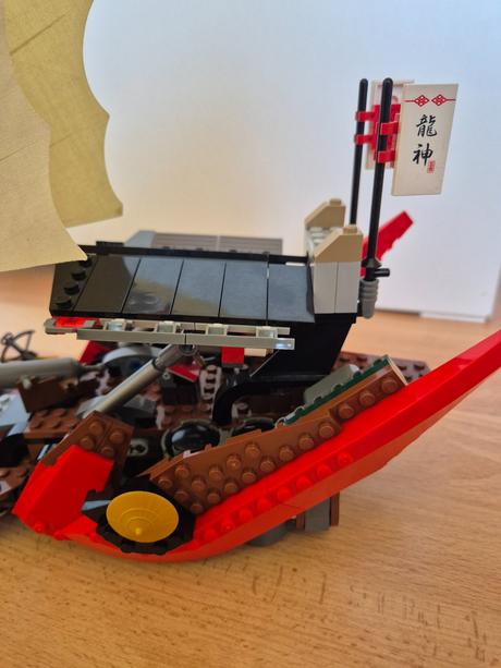 Lego 9446 destiny's bounty,